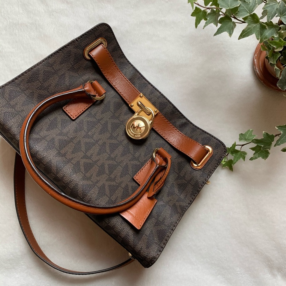 OPEN TO TRADE!!Brand NEW MK handbag.